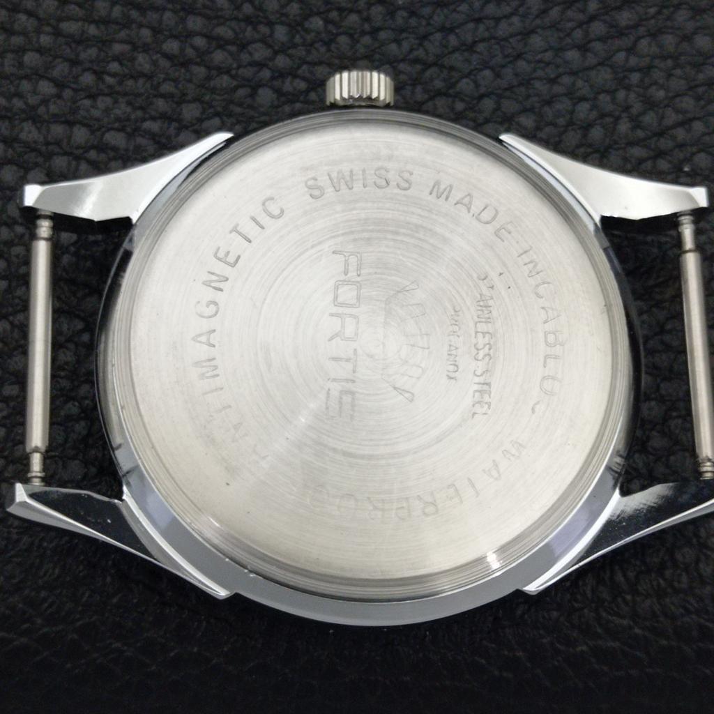 VINTAGE HAND-WINDING REFURBISHED SWISS MENS RED COLOR DIAL WATCH a701040-5 R205a-a701040