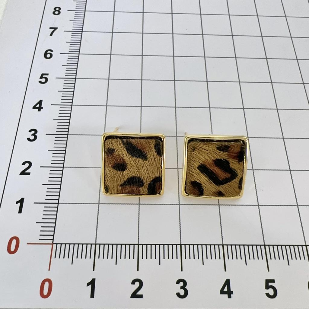 Leopard Print Square Stud Earrings: Chic, Luxurious, Versatile for Women - Perfect for Autumn/Winter