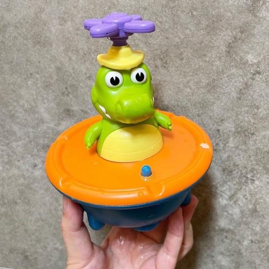 Automatic Spraying Crocodile Bath Toy LED Light & Rotating Shower Head Fun Bathtub Fountain Toy for Boys Girls