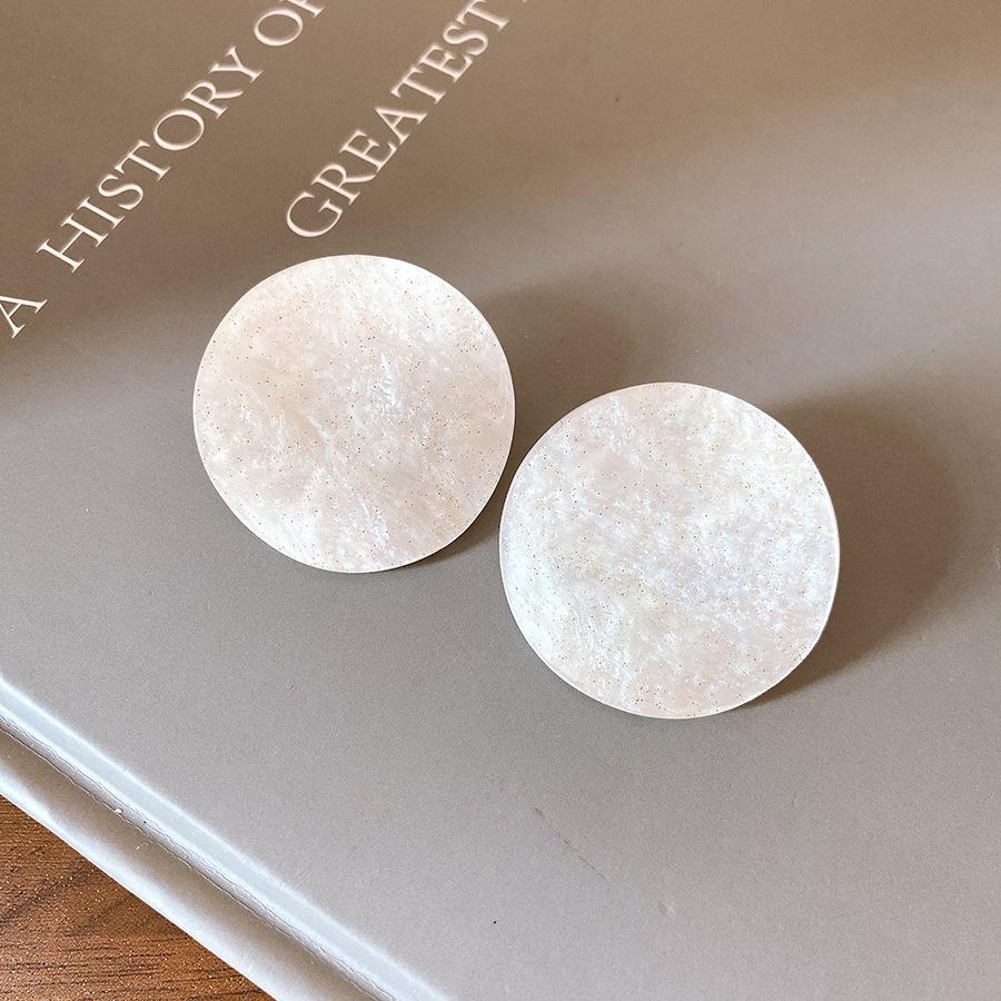 

Silver needle acrylic round stud earrings French sweet gentle simple versatile earrings niche high-end earrings