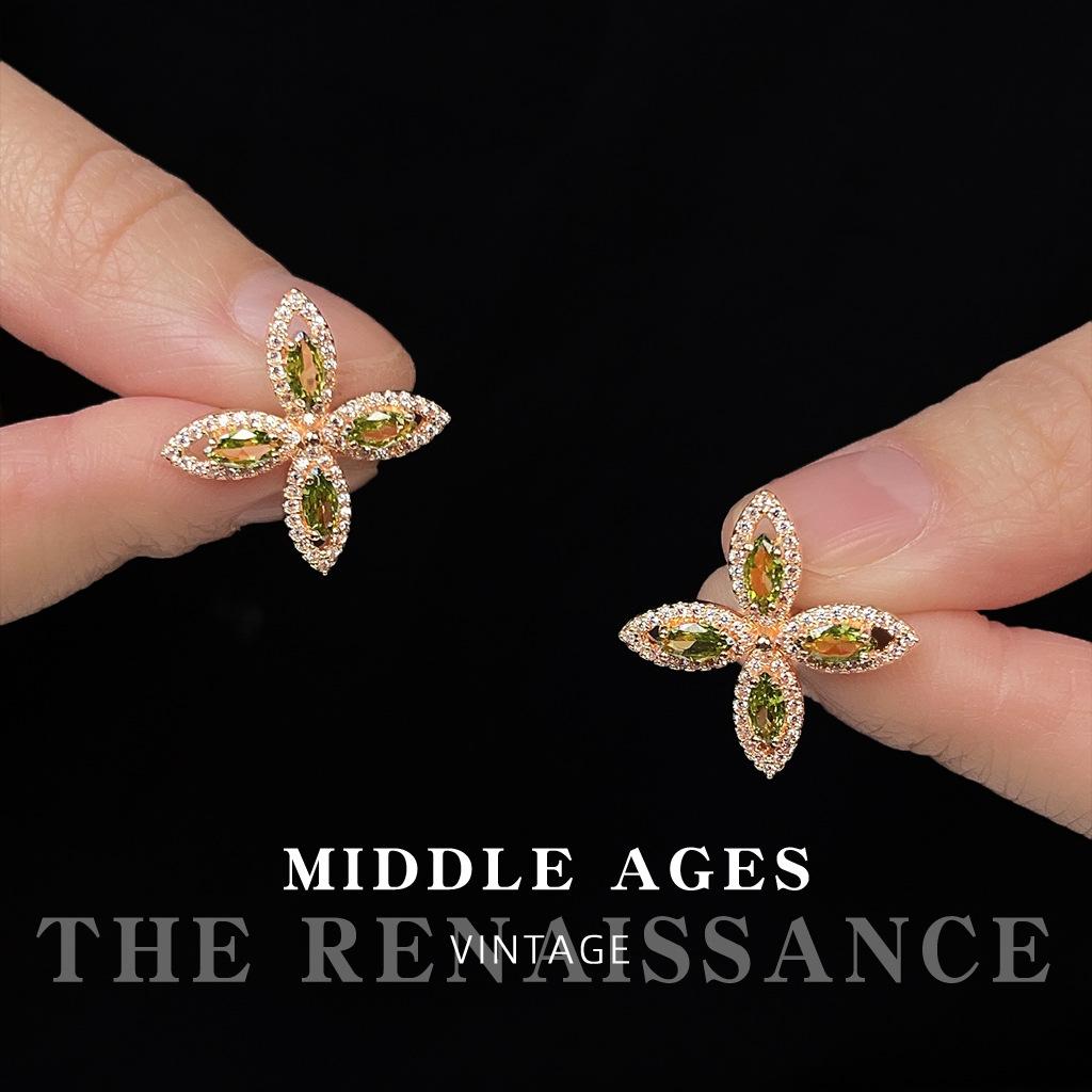 Vintage medieval olive green zircon four-leaf flower stud earrings light luxury French court style earrings