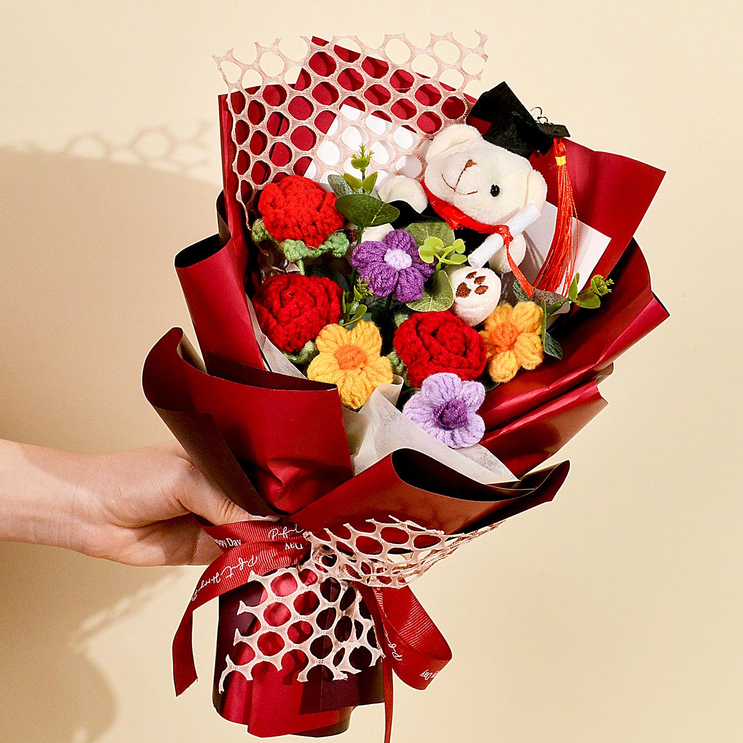 

Handcrafted Graduation Sunflower & Bear Bouquet - Crocheted Flowers Bouquet, Perfect for Graduation, Home Decor, Birthday червоний