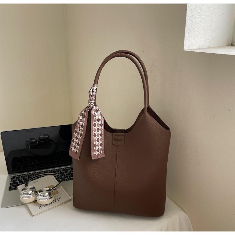 

2025 new fashion retro mother and child bag commuter retro silk scarf tote bag versatile shoulder handbag кофейный