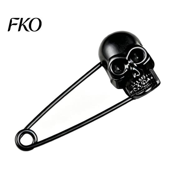 Men Skull Pin Brooch, Safety Brooch with Lock Design, 3D Cool Jewelry Carving Halloween Punk Accessory for Jackets Lapels Backpacks Gift