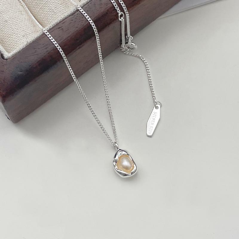 Ladies  Light Luxury Minimalist Niche Fashion Irregular Pendant Necklace белый/золотой