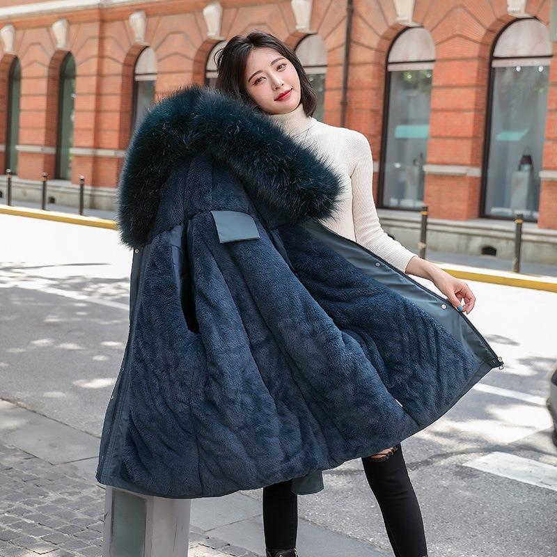 

Зимняя одежда Новая хлопковая куртка Девочки Длинный стиль Плюс бархат Кожаный пирог Чтобы преодолеть Маленький размер Хлопковое пальто. 3XL