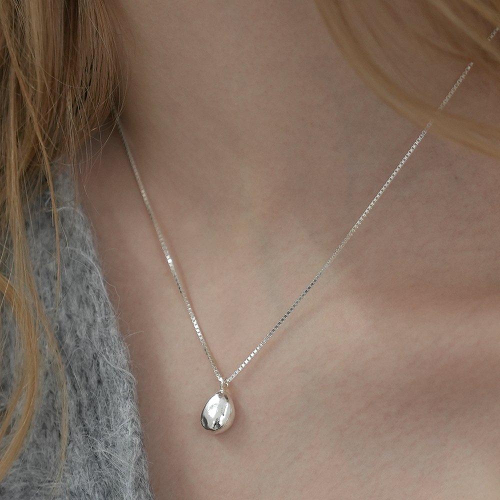 Gentle Necklace 06