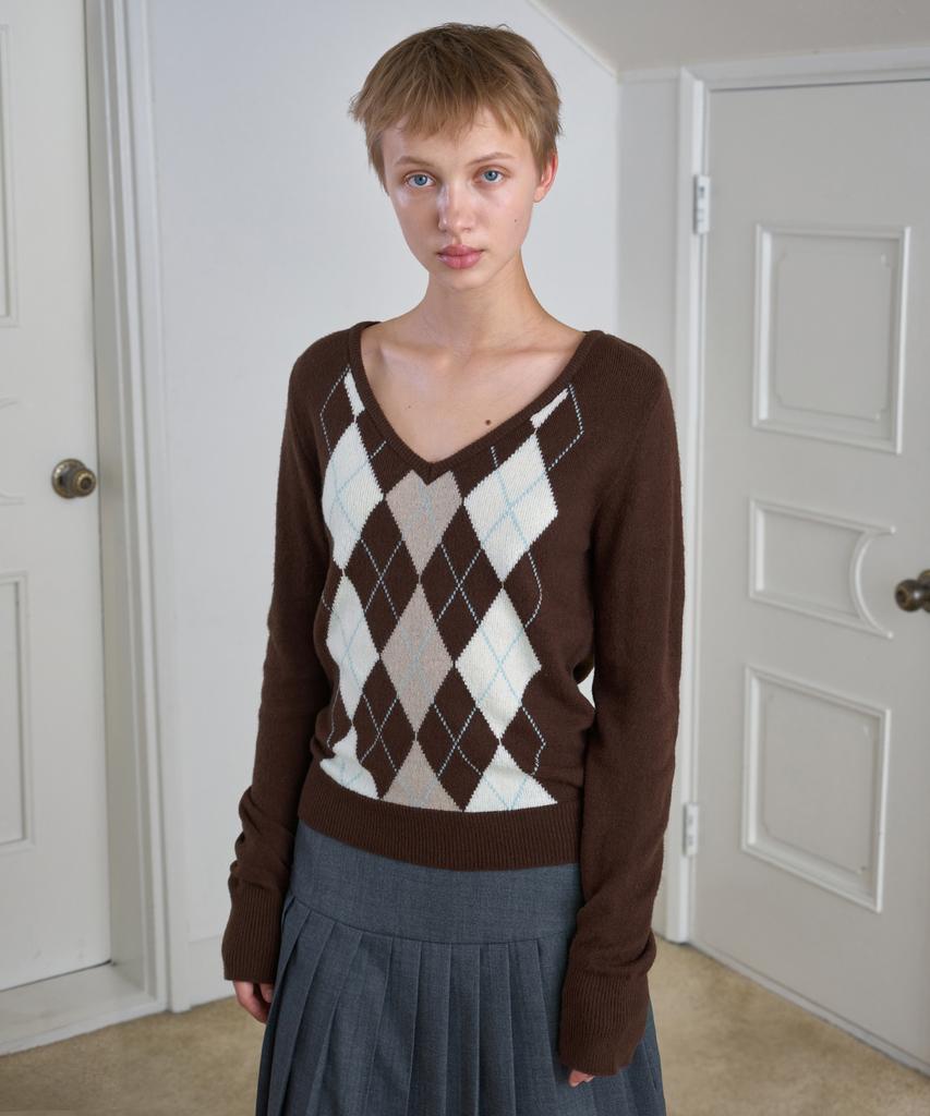 Simeteuligpeosenteu Argyle V-Neck Knit Top / Brown