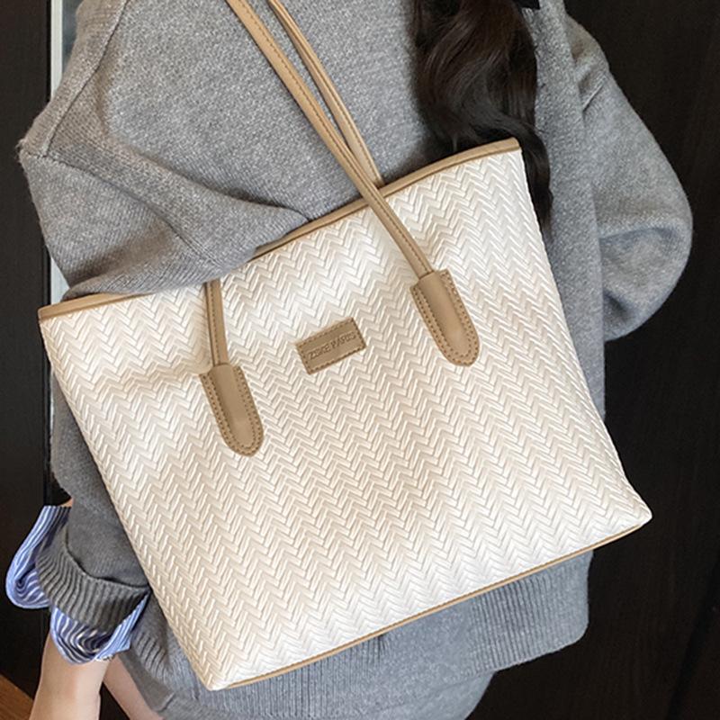 A Large-capacity Stylish Single-shoulder Bag for Summer A High-quality Tote Bag for Commuting To School