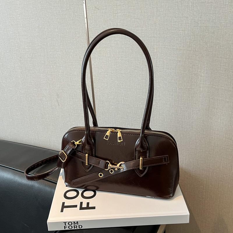 

Retro portable commuter bag women s autumn 2025 new trendy Korean version niche underarm bag large-capacity bowling bag