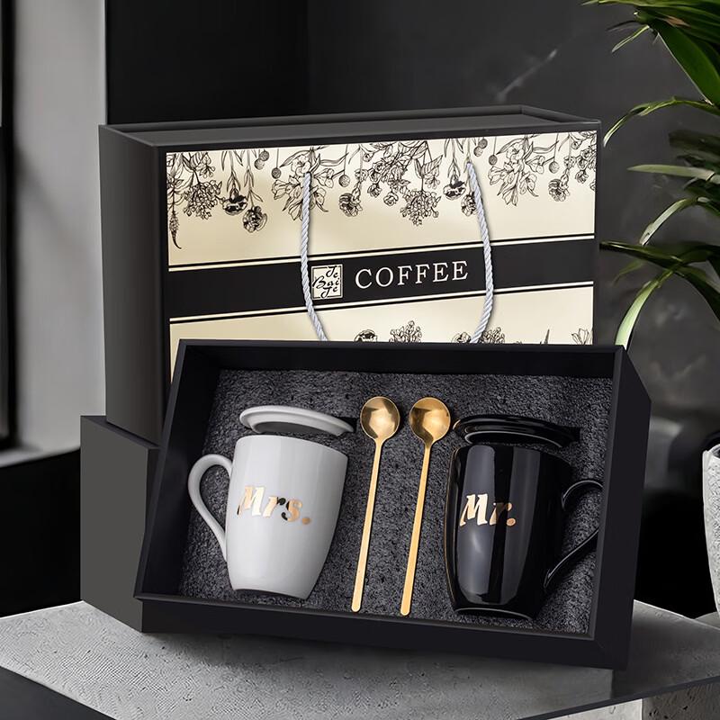 

Керамические парные кружки для кофе с крышкой и ложкой