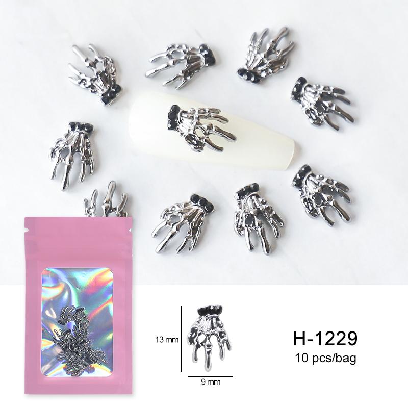 Alloy Skull Nail Charms Retro Halloween Decals Ornaments 3D Ghost Silver Classic Jewelry Nails Art Design Manicure Accessories