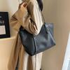 Fashion handbag women's spring and summer new product retro rhombus woven shoulder large capacity versatile tote bag