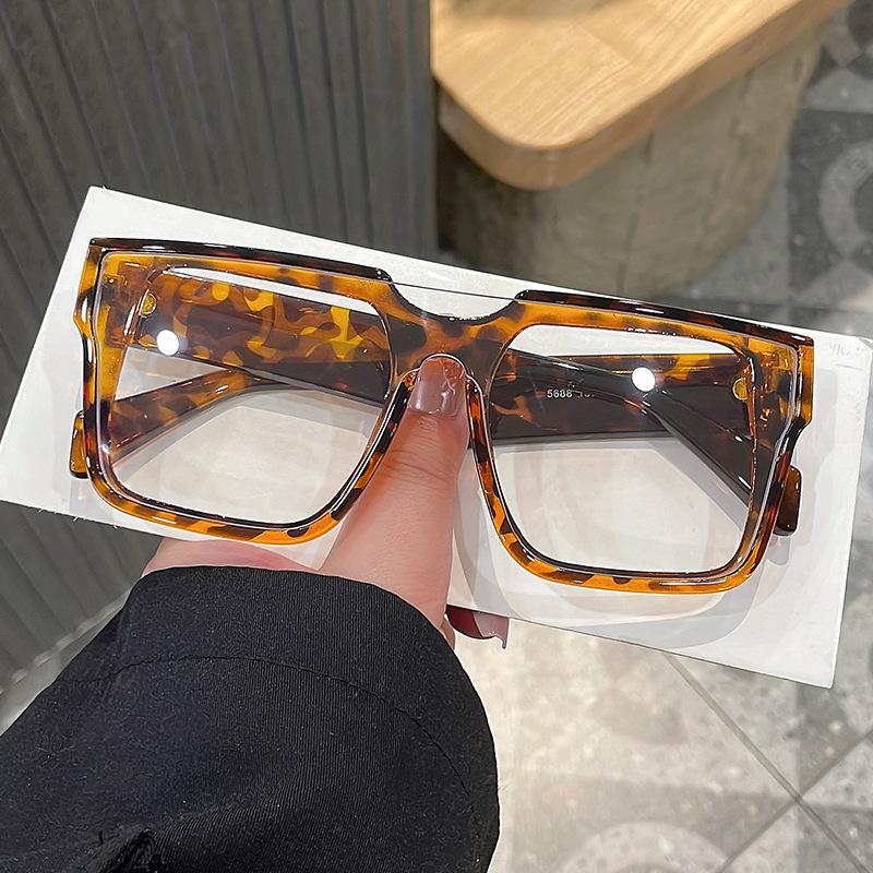 European American Women's Sun Glasses Square Shape Stylish Sunglasses Woman Vacation Travelling Men Sunglass