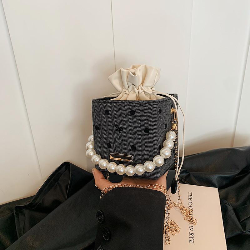 

Fashionable Versatile Womens Medium Pu Handbag Chic Box Design Crossbody Bag Bow