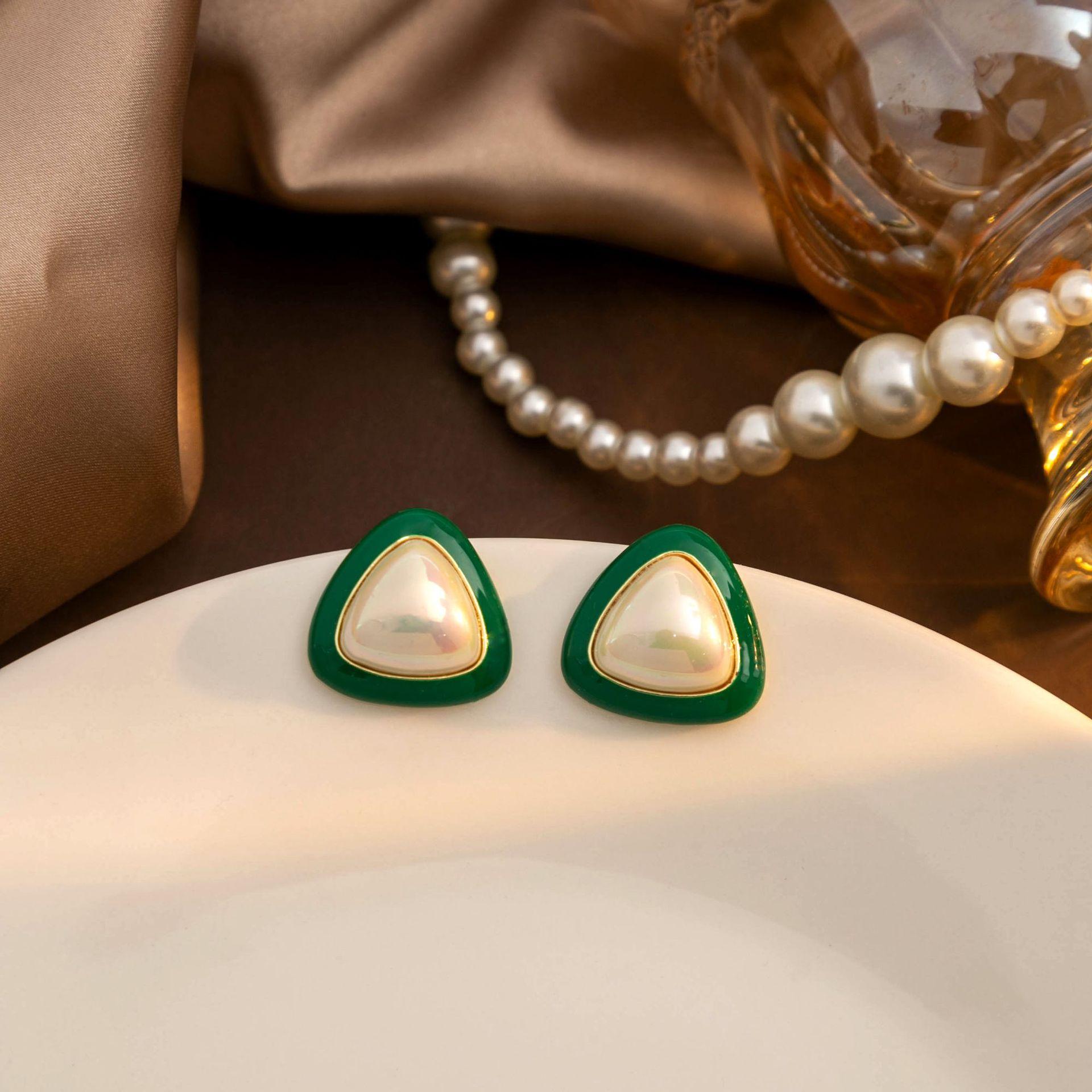 Простые серьги-капли изумрудного цвета овальной формы, Высококачественные черные треугольные серьги-сердечки в шахматную клетку для женщин