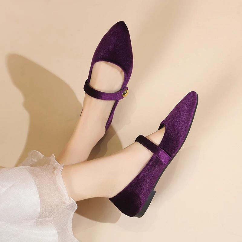 Neue modische flache Schuhe mit spitzer Spitze und samtmattem Finish für alleinstehende Damen, bequeme Halbschuhe, Mary-Jane-Schuhe aus Leder