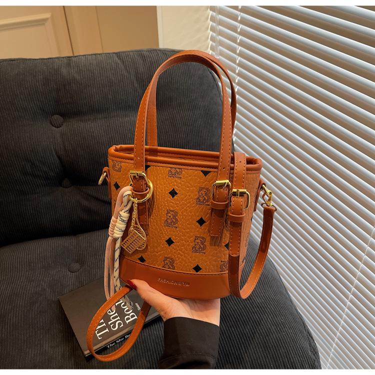 Cartoon Bear Print Portable Small Bag Female 2025 Spring Niche Design Oblique Span Bucket Bag