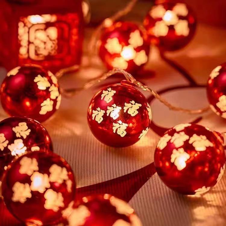 Large Solar-Powered Red Lantern with Fu Character - Outdoor Decorative String Lights for New Year and Spring Festival