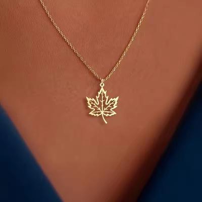 Stainless Steel Waterproof Gold-Plated Hollow Maple Leaf Pendant Necklace for Women Fashion Elegant Autumn Necklace Jewelry Gift
