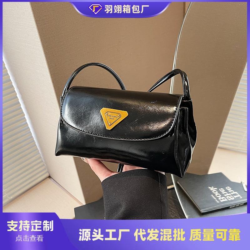 Small Bag Women's Autumn and Winter Retro New Versatile Simple Shoulder Messenger Bag Commuter Pillow Bag