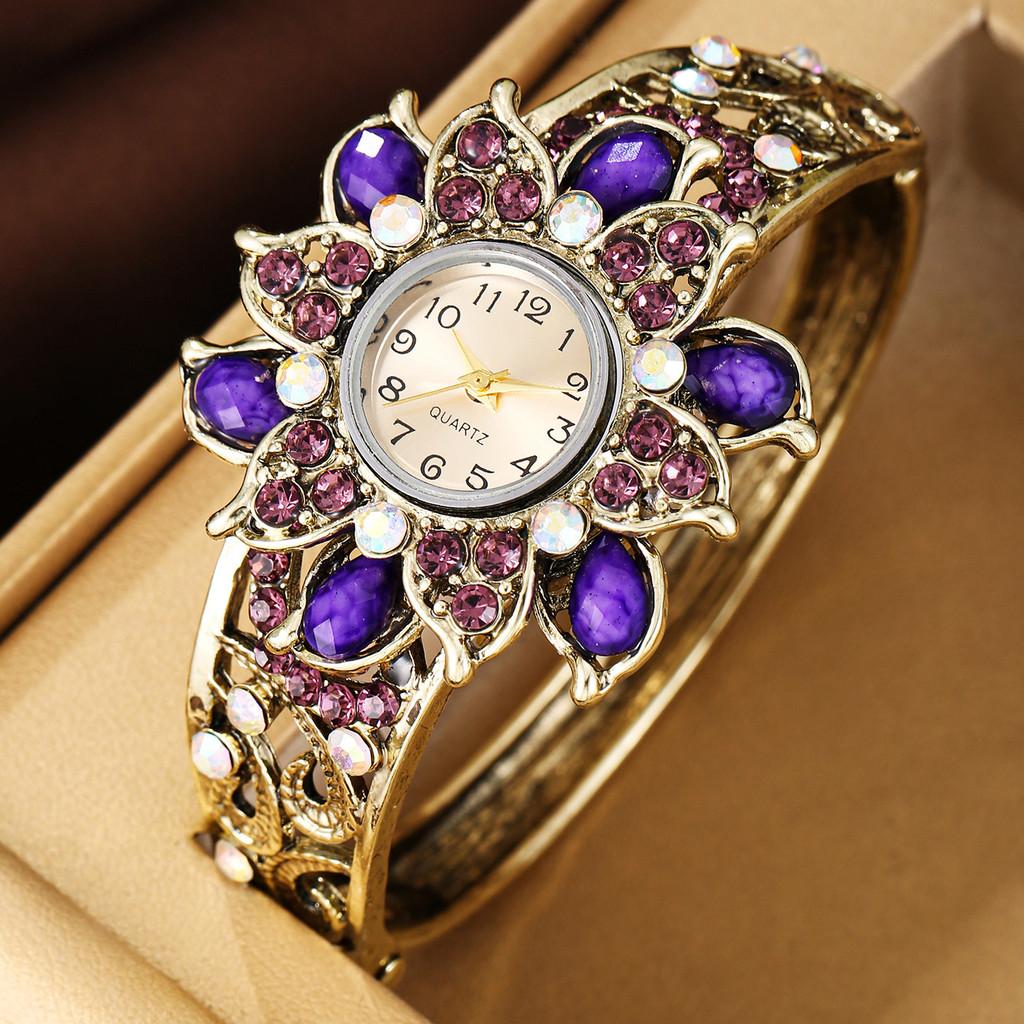 Fashion Quartz Watch For Women With Diamond Inlay And Alloy Bracelet