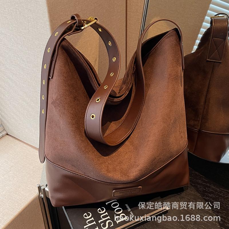 This Year's Popular Bag Women's Large-capacity 2025 New Trendy Fashion Versatile Shoulder Messenger Bag Bucket Bag Tote Bag