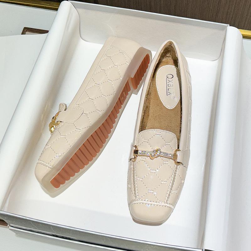 2026 Spring Women's Patent Leather Rhinestone Furry Loafers - Large Size, Velvet, Warm, Soft Sole