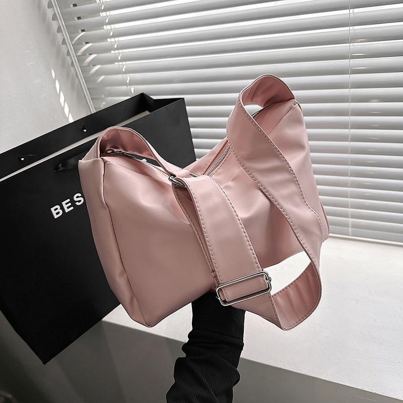 Trendy Large Capacity Fashionable Shoulder Bag For Women In Stylish Solid Colors
