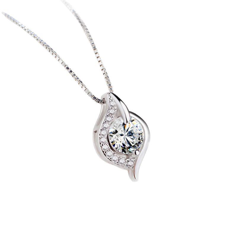 Xiaohongshu Bestseller: Only Love Diamond-Studded Clavicle Pendant Necklace