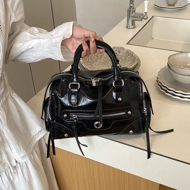 Motorcycle Style Crossbody Bag: Niche Design with High-End Luxury Feel
