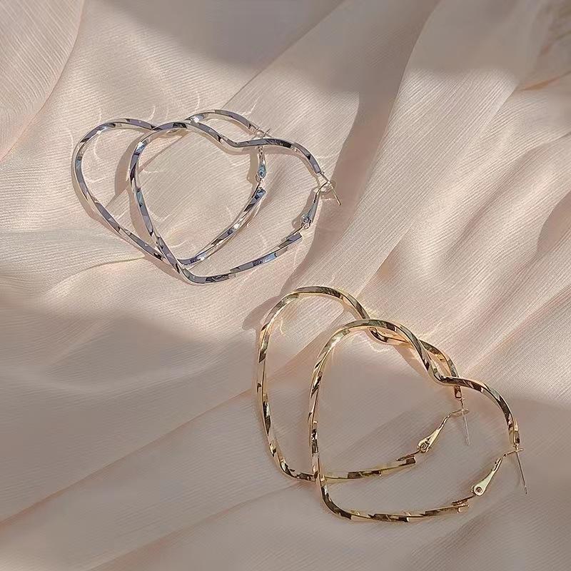 Golden Heart Hoop Earrings Minimalist Polished Metal Hoops Statement Love-Shaped Jewelry Gift for Women