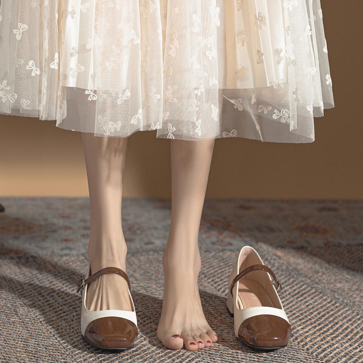 

French Mary Jane shoes 2025 spring and summer new square head thick heel color matching medium heel single shoes patent leather retro high heels 34 коричневый