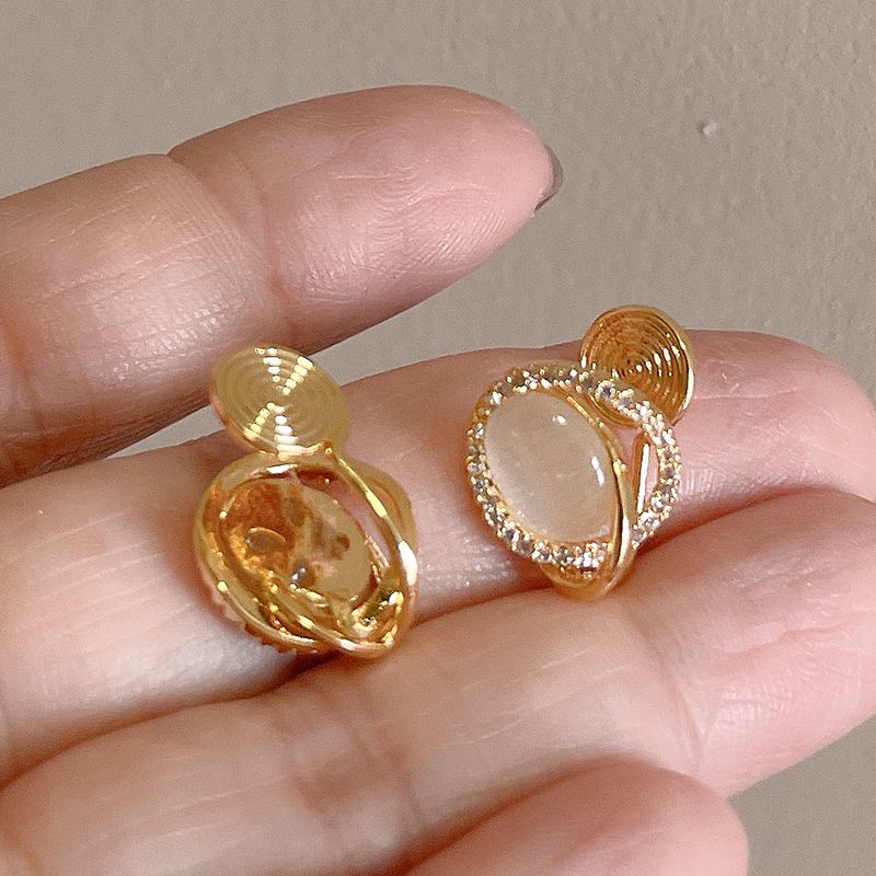

Opal round Micro Diamond Mosquito Coil Ear Clip Fancy Gentle Champagne Ear Studs Earrings Jewelry Women Mosquito coil ear clip a pair