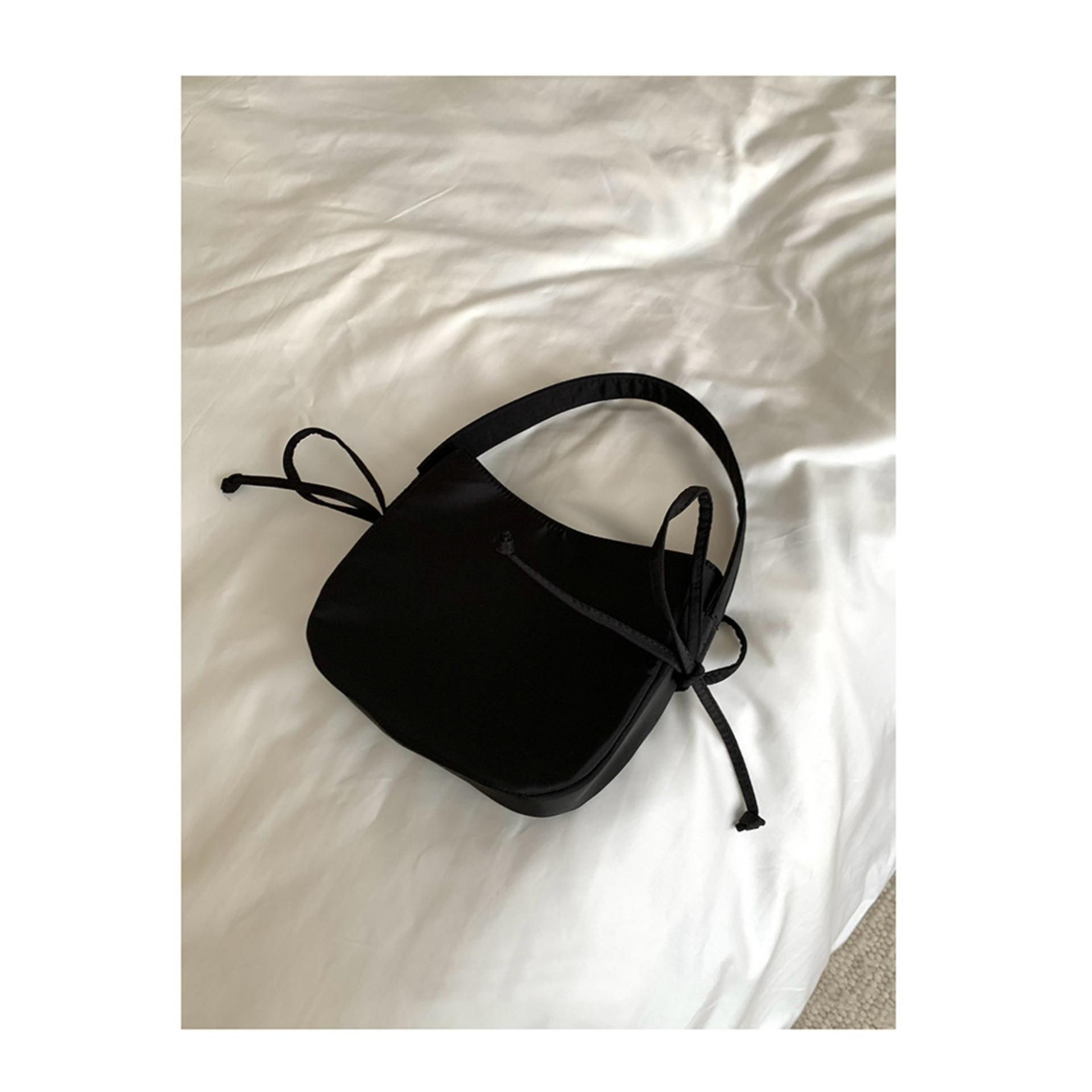 

Nylon Cloth Underarm Bag Women s New Trendy Korean Saddle Bag Niche High-end Tote Bag