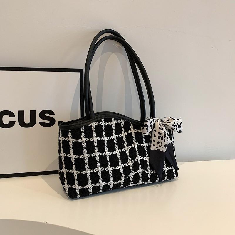 Stylish Korean Large Capacity Tote Bag For Women With Trendy Checkered Design For Spring Summer 2024