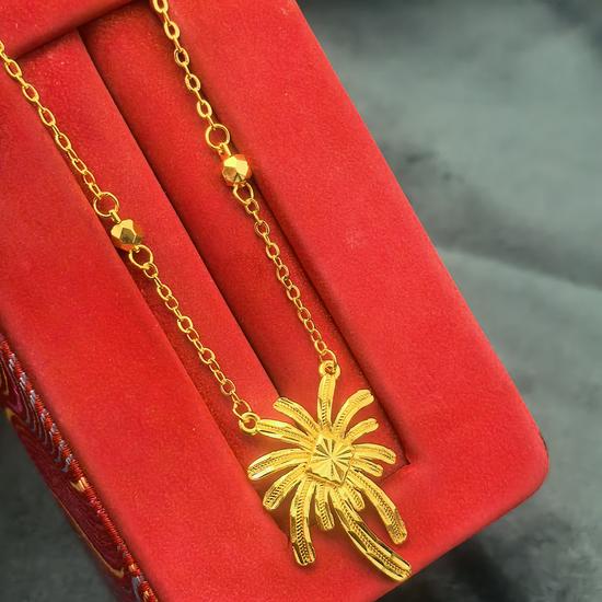 

Brass Firework Tassel Necklace - Elegant Romantic Sparkle Clavicle Chain for Women 2026.