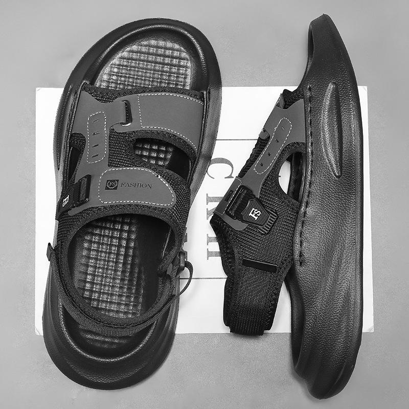 Sandals Men's Summer 2025 New Sports and Leisure Driving Two Wear Dad Light Stepping On Shit Feeling Men's Beach Slippers