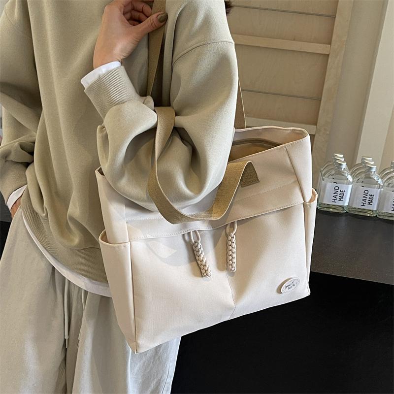 Axelväska med stor kapacitet Kvinnlig resväska Lätt handväska för kvinnor