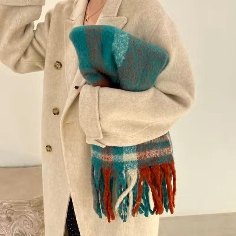 Women's Thick Plaid Yarn Scarf - Versatile, Warm, College Style for Fall/Winter