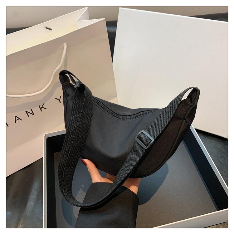 Women Solid Color Zipper Dumpling Bun Crossbody Bag Leisure Inclined Shoulder Bags Adjustable Band Strap Armpit Handbag