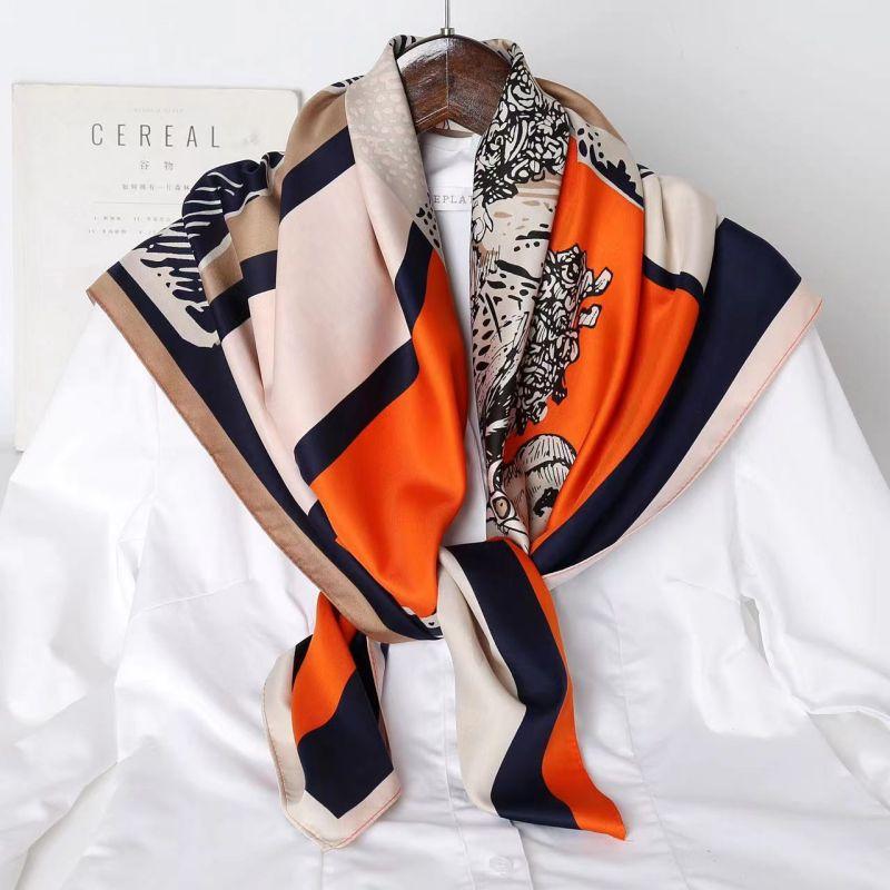 Versatile Shawl Animal Print Black And White Simple Large Square Scarf 90 * 90Cm Simulated Silk Twill Silk Women'S Silk Scarf