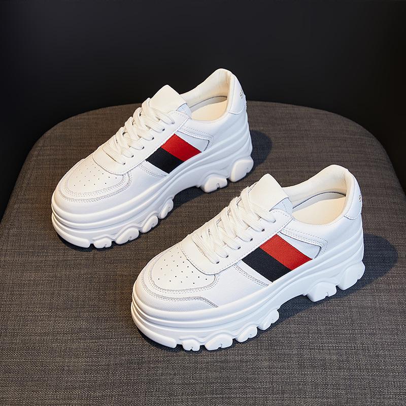 

Маленькие белые туфли с внутренним усилением, женские кожаные новые весенние универсальные спортивные туфли для маффинов на толстой подошве, белые повседневные женские туфли 39 белый