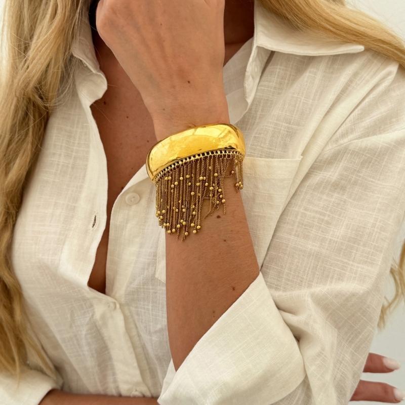 Trendy Geometric Metal Bead Bracelet with Stylish Tassels Details Dangling Charm Handchain For Daily Wear