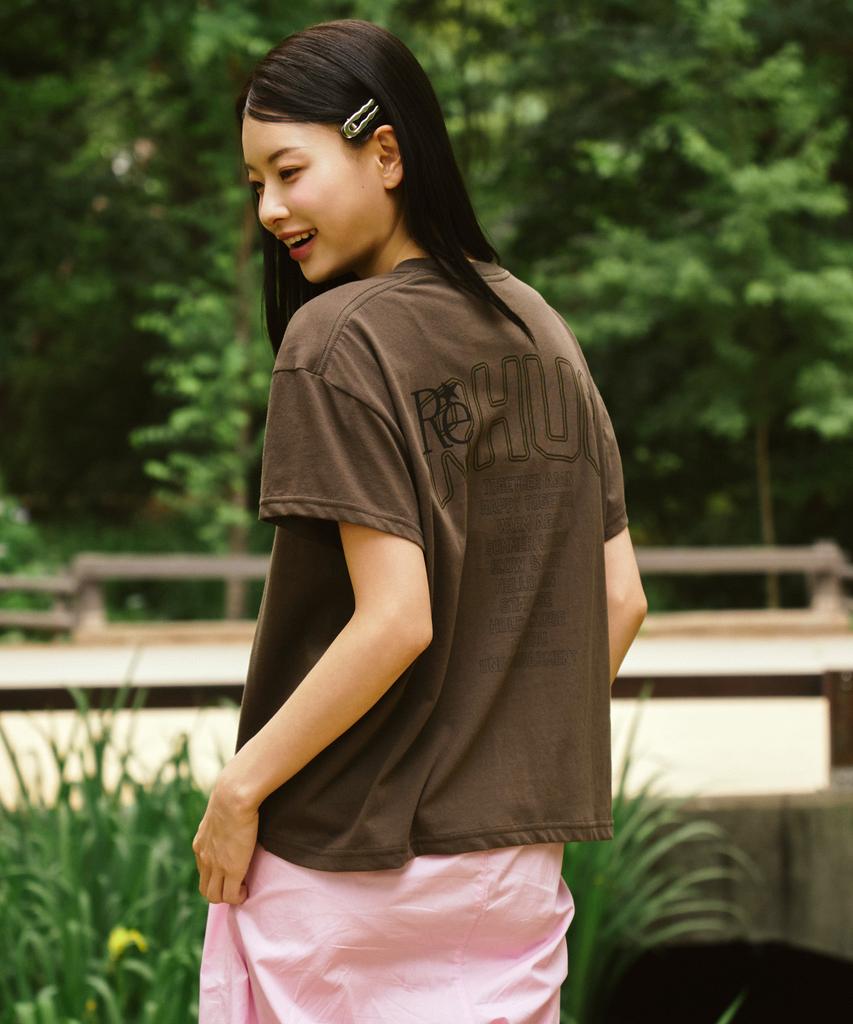 Yunibeoseugameonteu Happy Family Crop T-Shirt_Brown