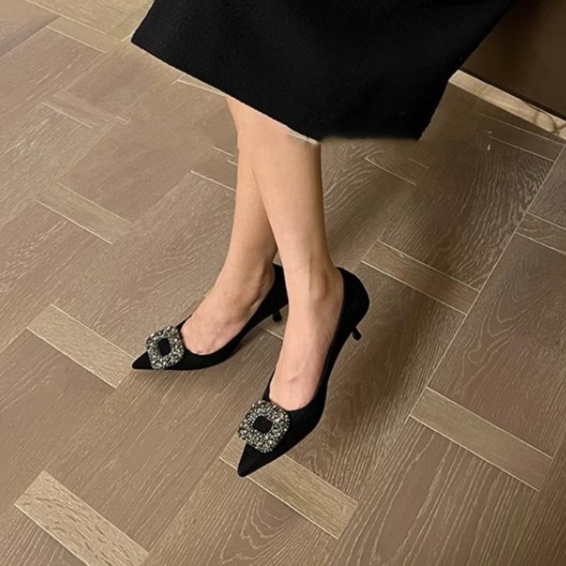 

Светлая роскошь квадратная пряжка туфли на высоком каблуке женские 2025 новые сексуальные шпильки профессиональные стразы замшевые остроносые туфли с мелким вырезом 39