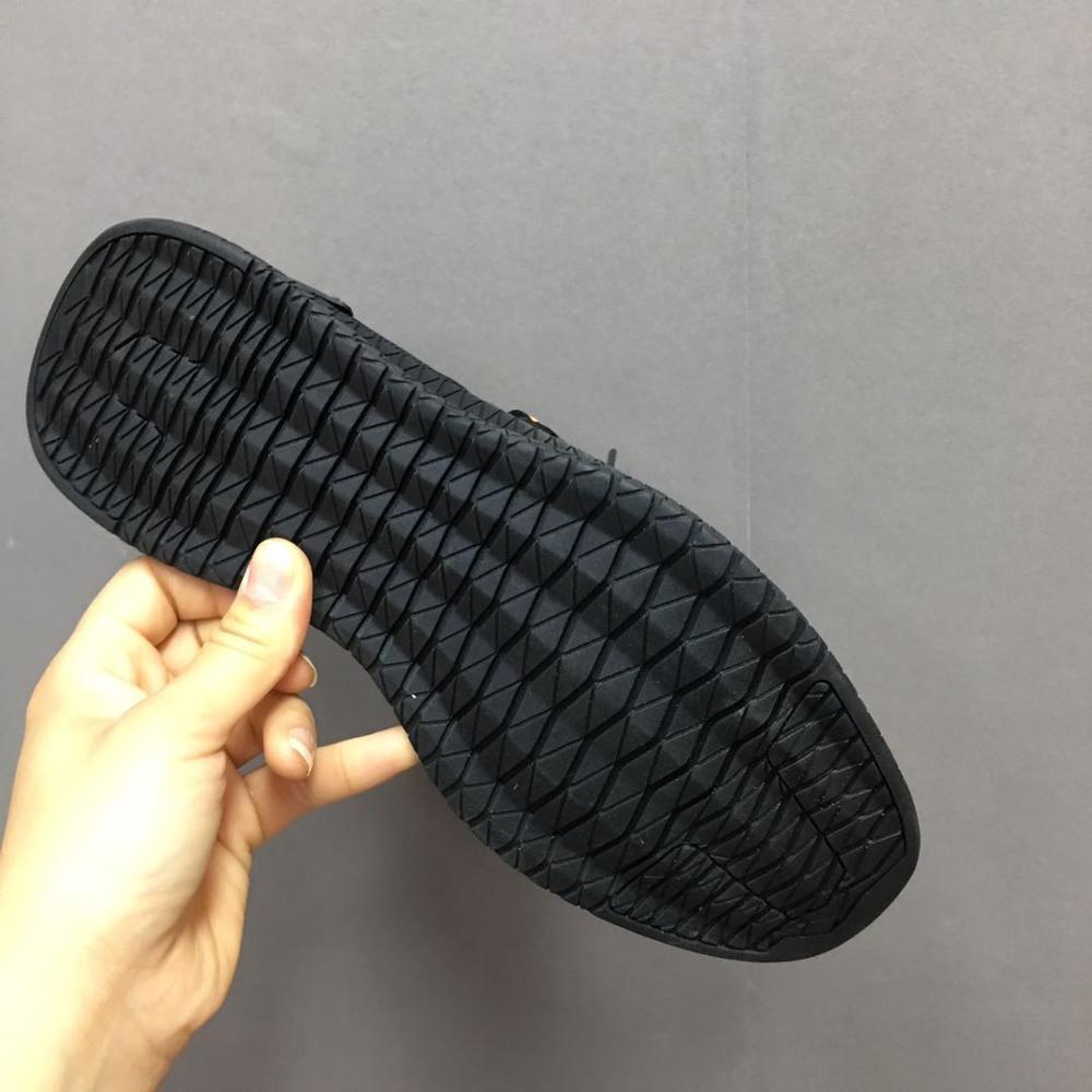 Chinese Suppliers of Low-cost Sports Shoes Running Men's Casual Shoes