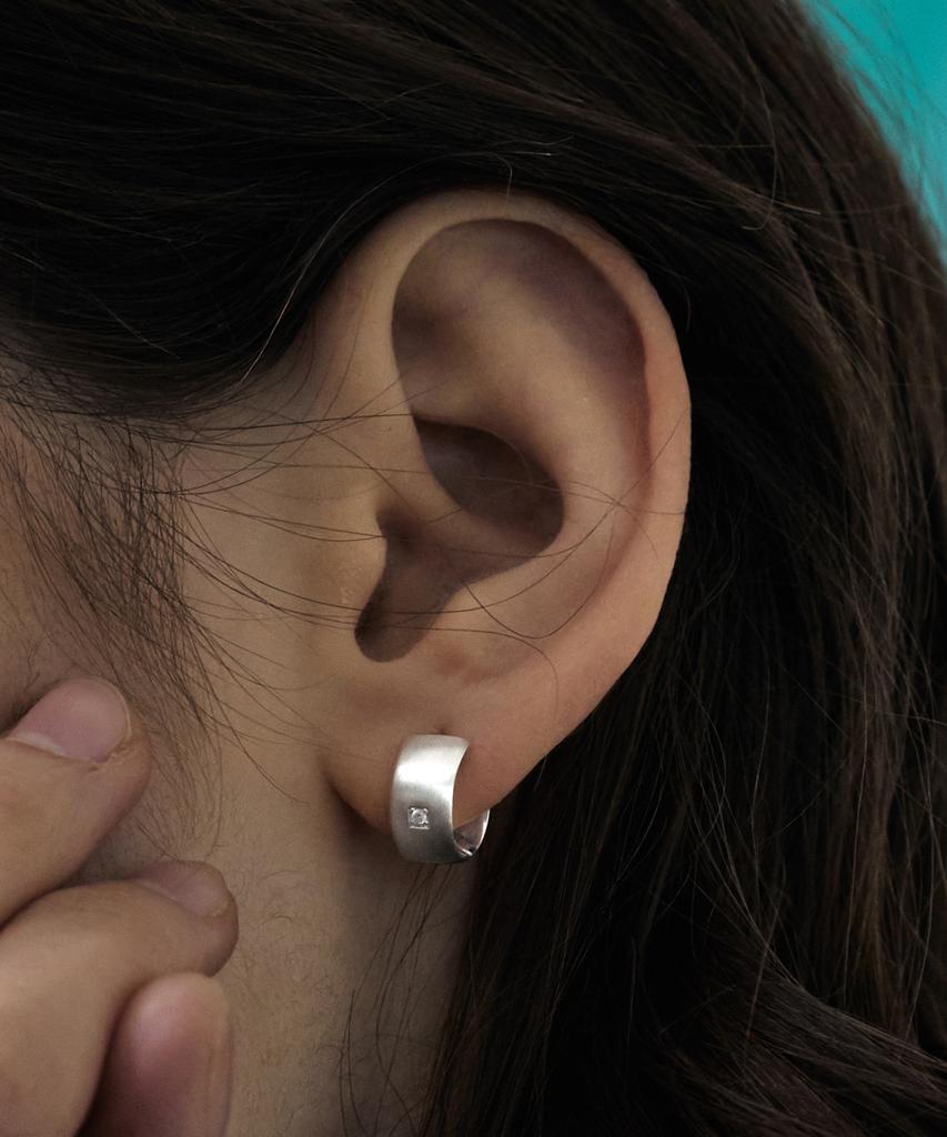 Tou Np003 Hidden Shine Matte Cubic Earrings