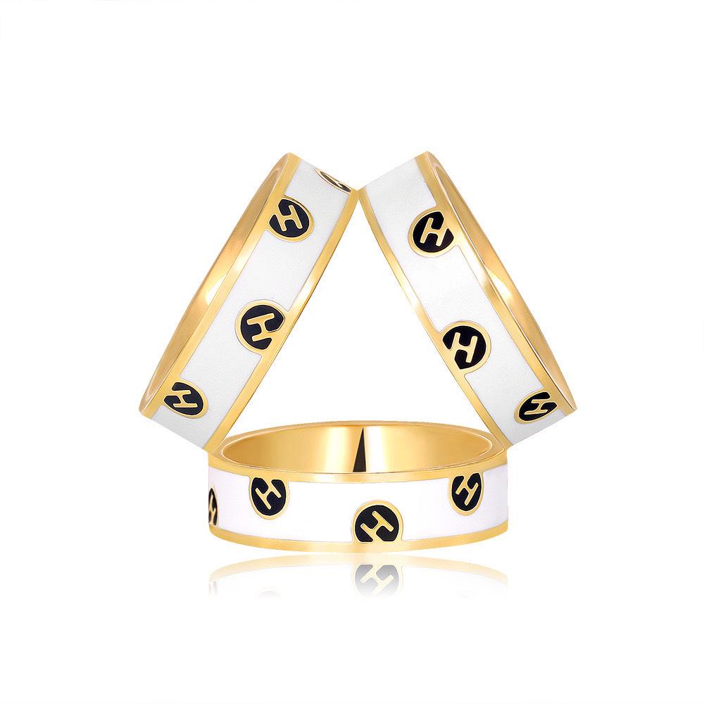 

Елегантна емальована пряжка для шарфа з титанової сталі - Не вицвітає, універсальний аксесуар для великих квадратних шарфів