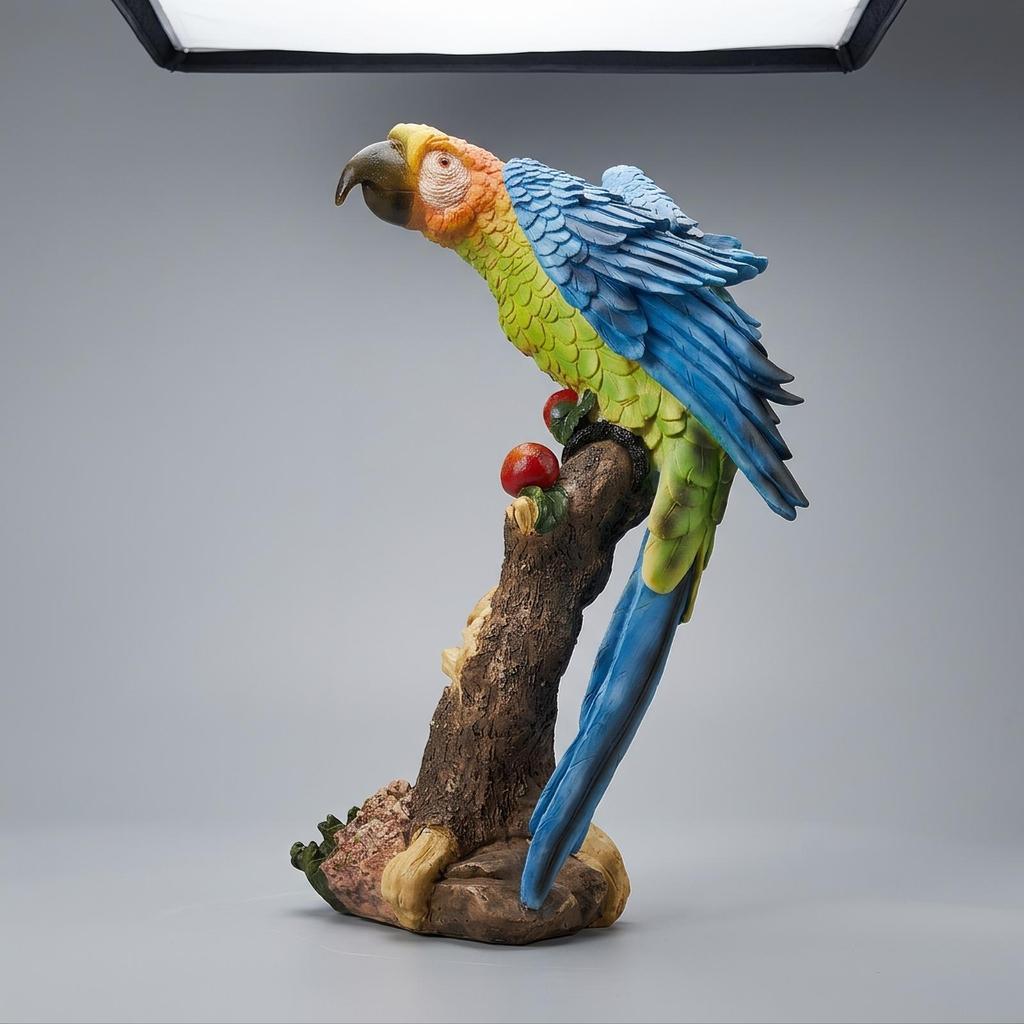 Papageienfigur geschnitzt mit Baumstamm-Basis Vogelstatue